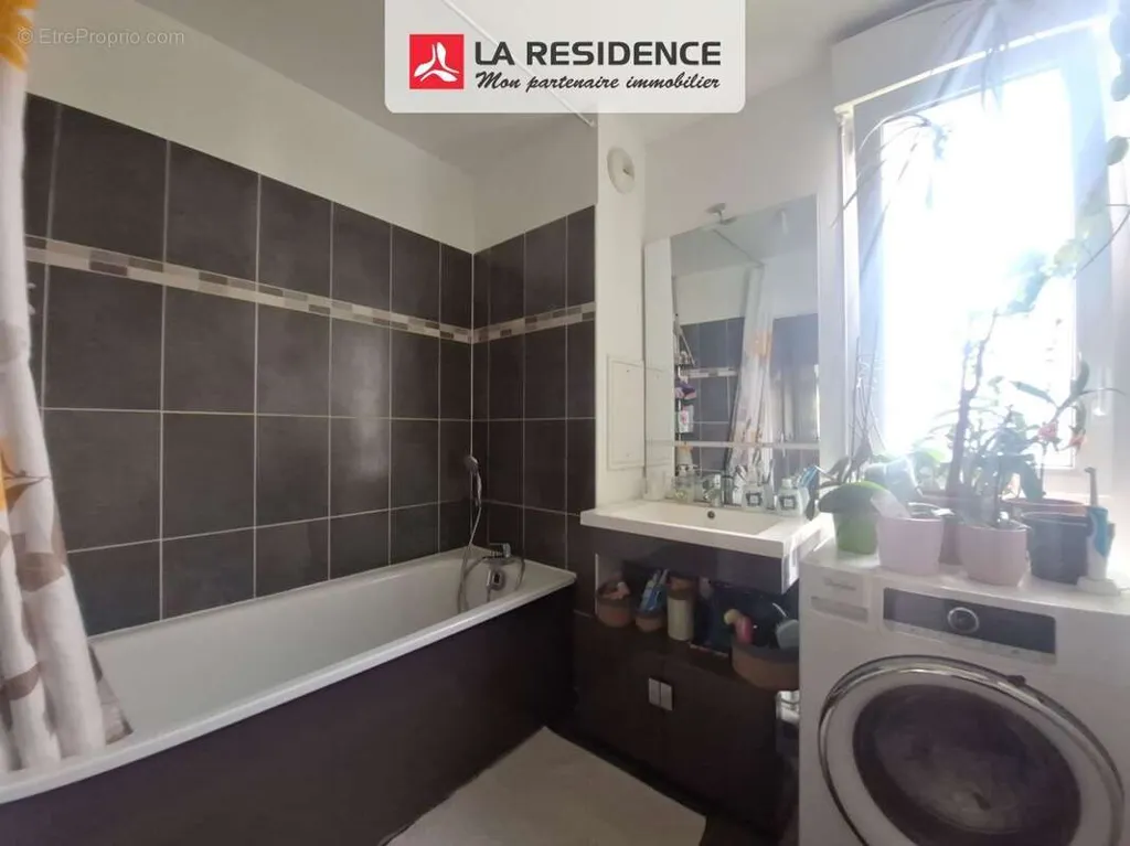 Salles de bain - Appartement avec Vue Dégagée à Montigny-Les-Cormeilles
