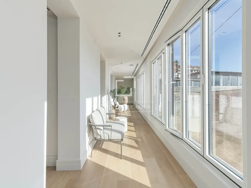Entrée - Renovated Apartment with City Views in Eixample