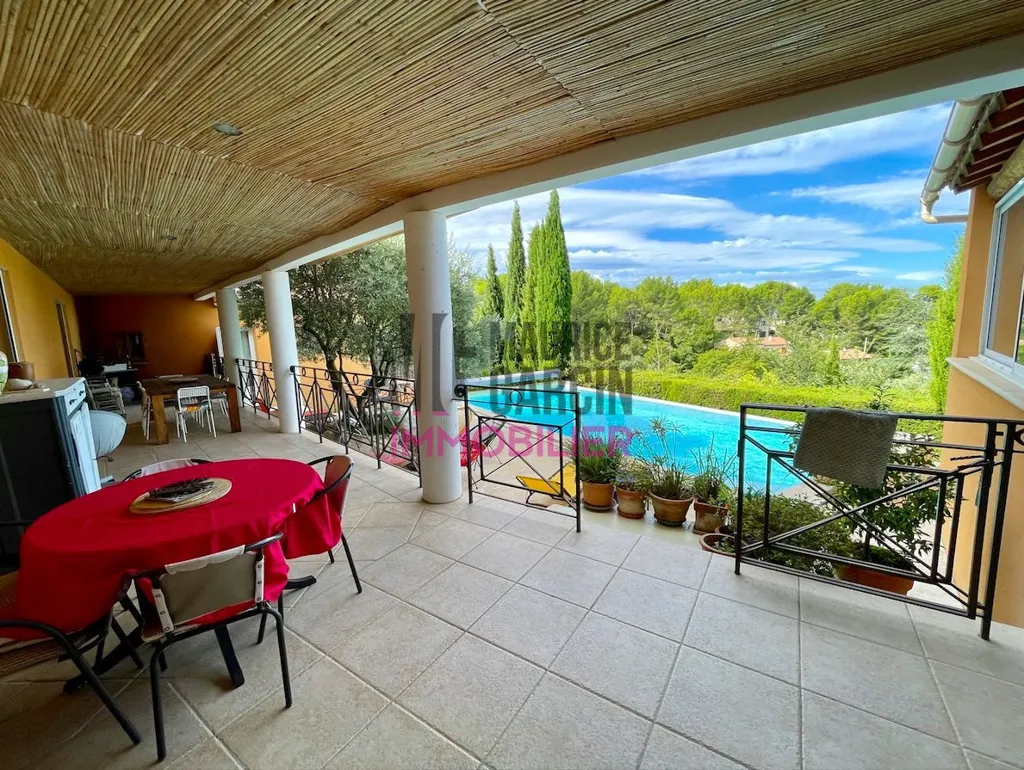 Terrasse - Maison avec Piscine et Vue Panoramique à Pernes-les-Fontaines