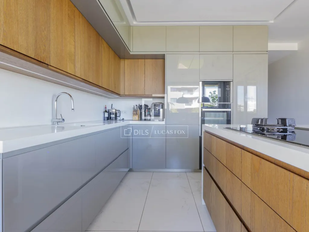 Kitchen - Luxury Apartment with Golf Course Views in La Finca