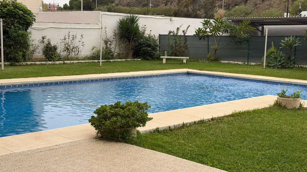 Piscina - Apartment with Beachfront in Fuengirola
