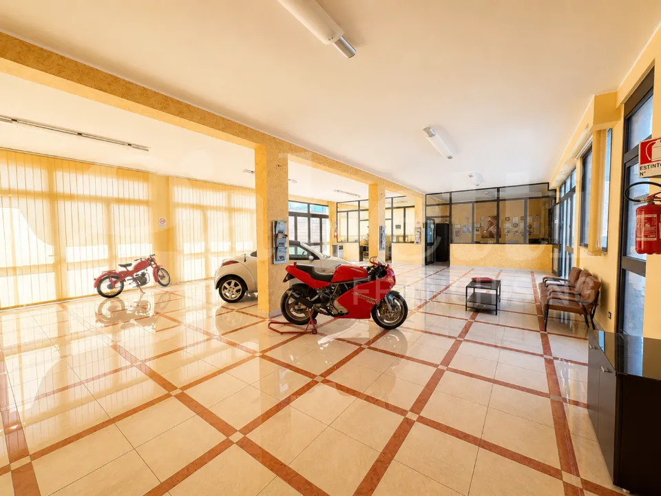 Garage - Commercial Complex with Sea View in Pachino