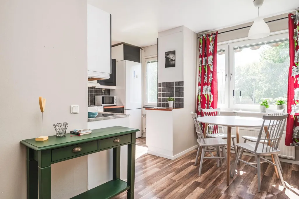 Dining Room - Apartment with Balcony near Borlänge Centre