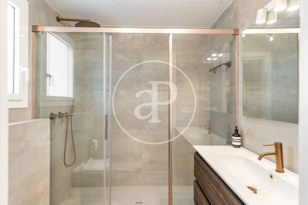 Salles de bain - Luxury Flat with Balcony on Consell de Cent, Barcelona