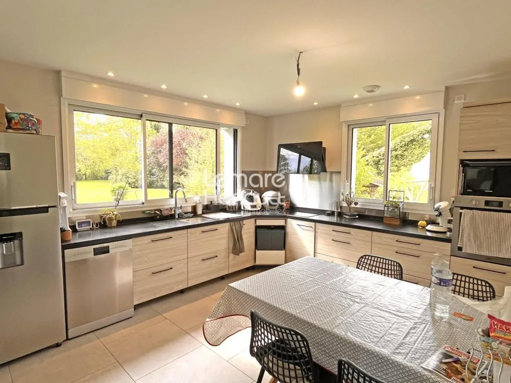 Köök - Contemporary House with Riverfront in 3500 m² Park