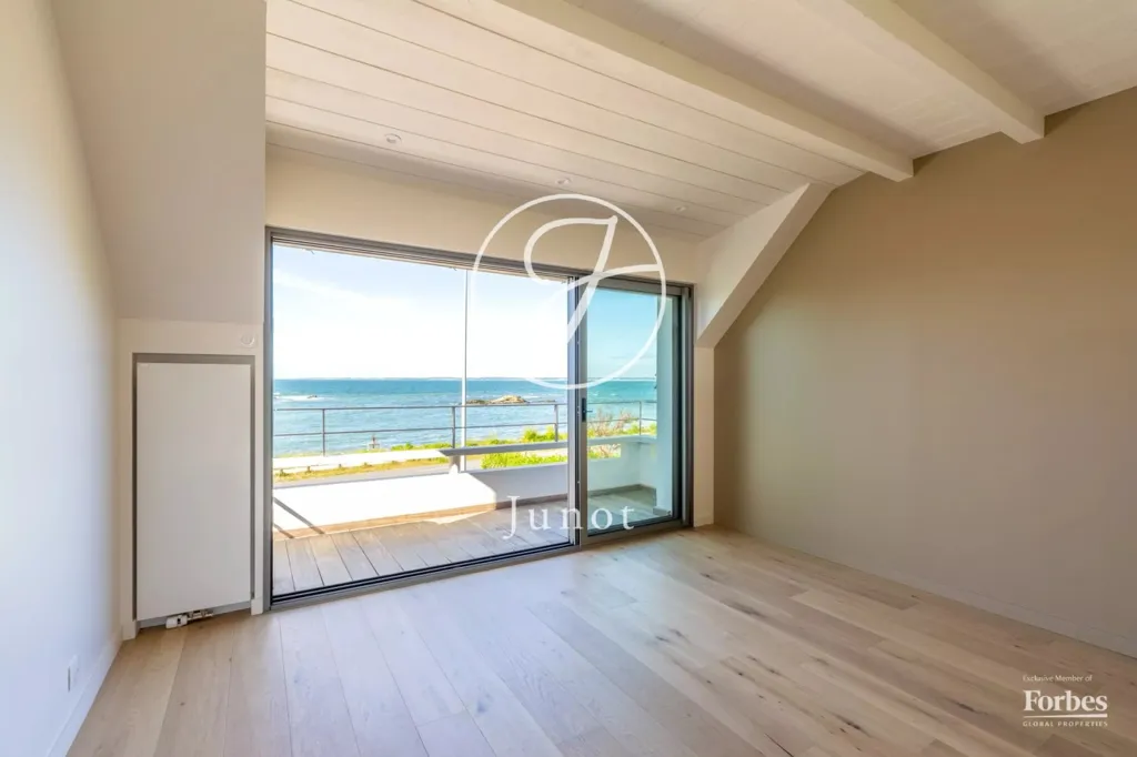 Terrasse - Villa Rénovée Face à la Mer avec Piscine au Croisic