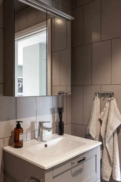 Salles de bain - Apartment with South Balcony in Hovås