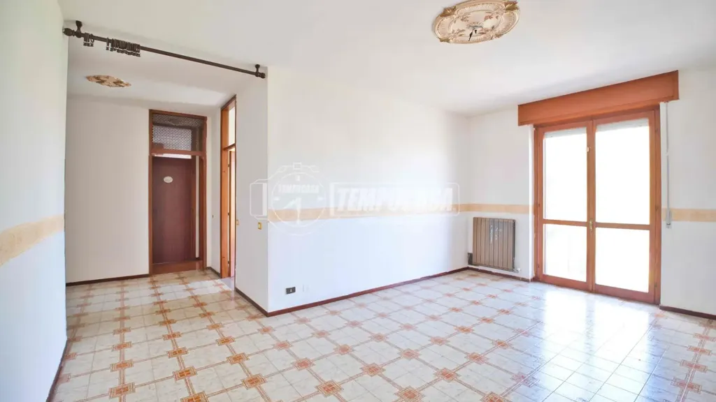 Toad - Bright 2-Bedroom Apartment with Balcony in Cameri