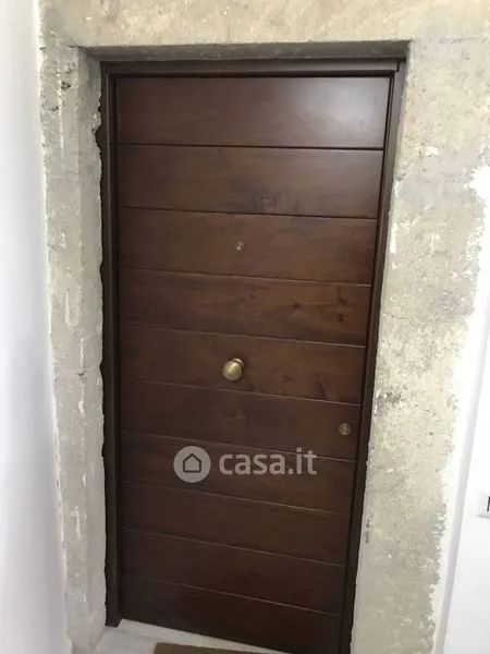 Entrée - Historic Apartment with Exposed Beams in Roccasecca