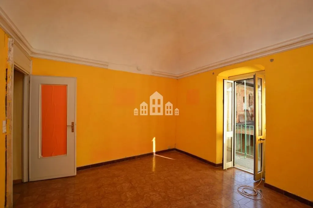 Pièces - Historic Building with Central Location in Rivara