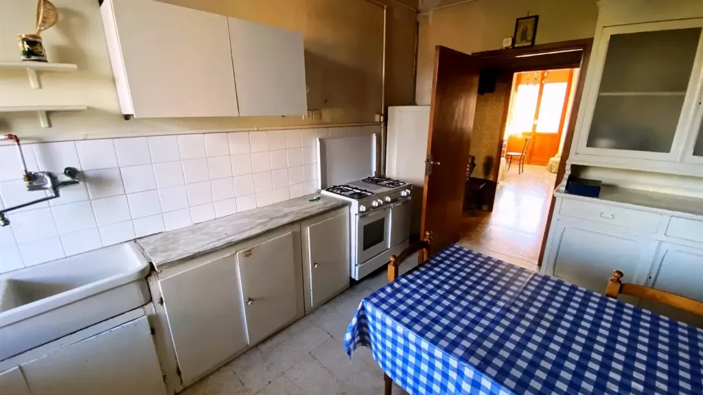 Kitchen - Panoramic Apartment with Balcony in San Severino Marche