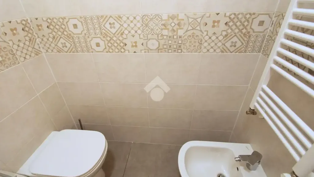 Bathrooms - Rustic Detached House with Garden in Bareggio