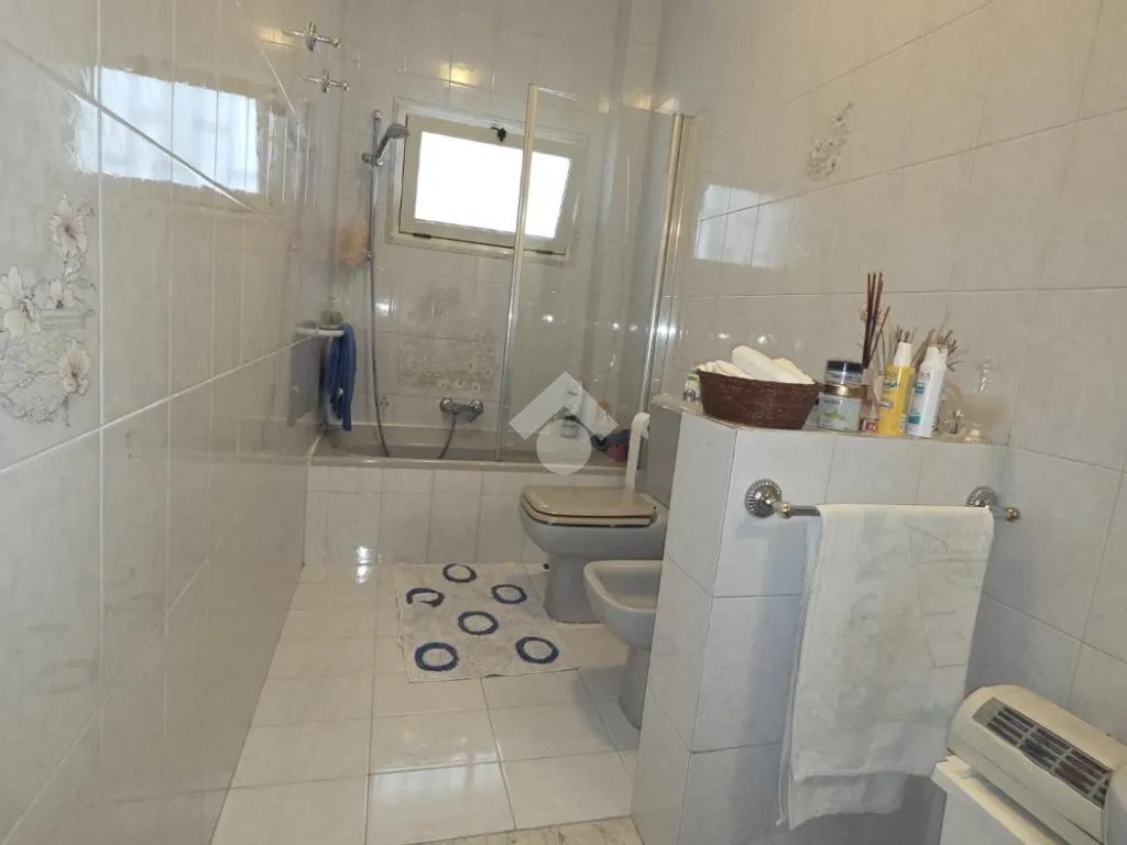Vannitoad - 3-Bedroom Apartment with Balcony in Bari