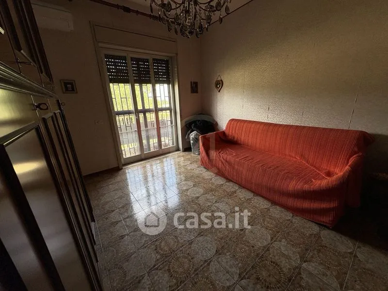 Elutuba - Four-Room Apartment in Quiet Area, Catania