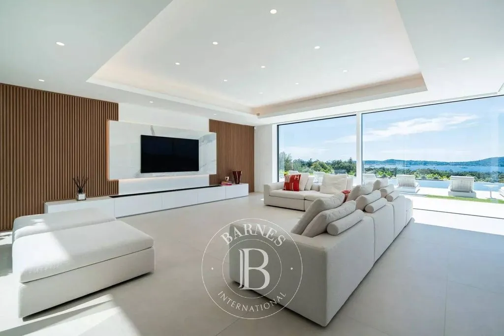 Living Room - Luxury Villa with Sea View in Grimaud