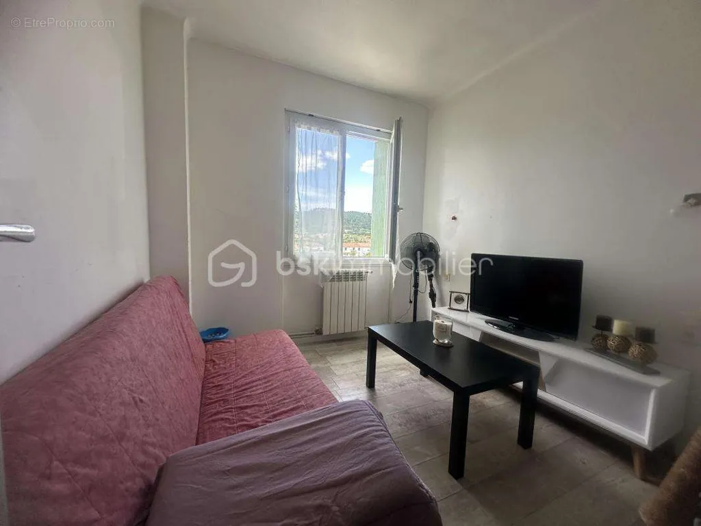 Soggiorno - Apartment Block with Parking in Saint Martin de Valgalgues