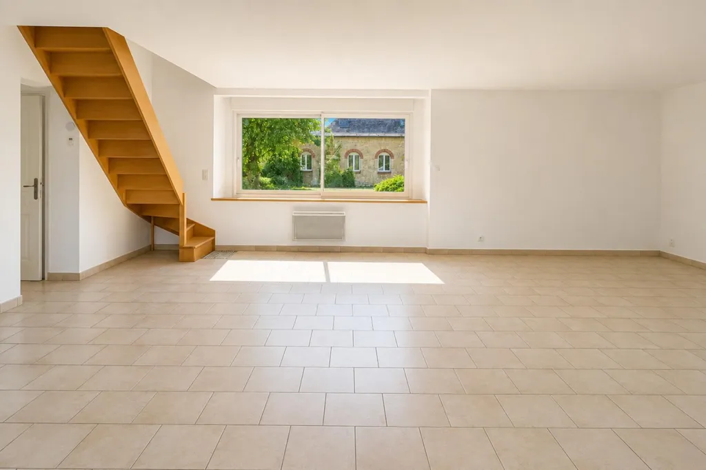 Séjour - Maison Rénovée avec Jardin à Changé