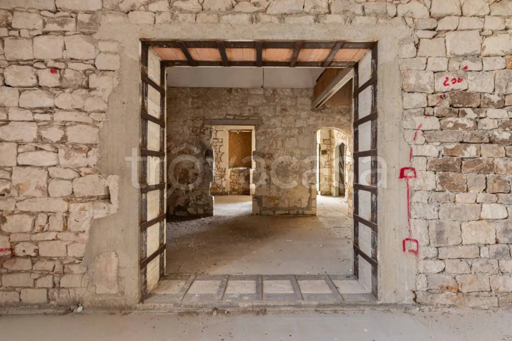 Entrée - Historic Tenement with Pool in Modica