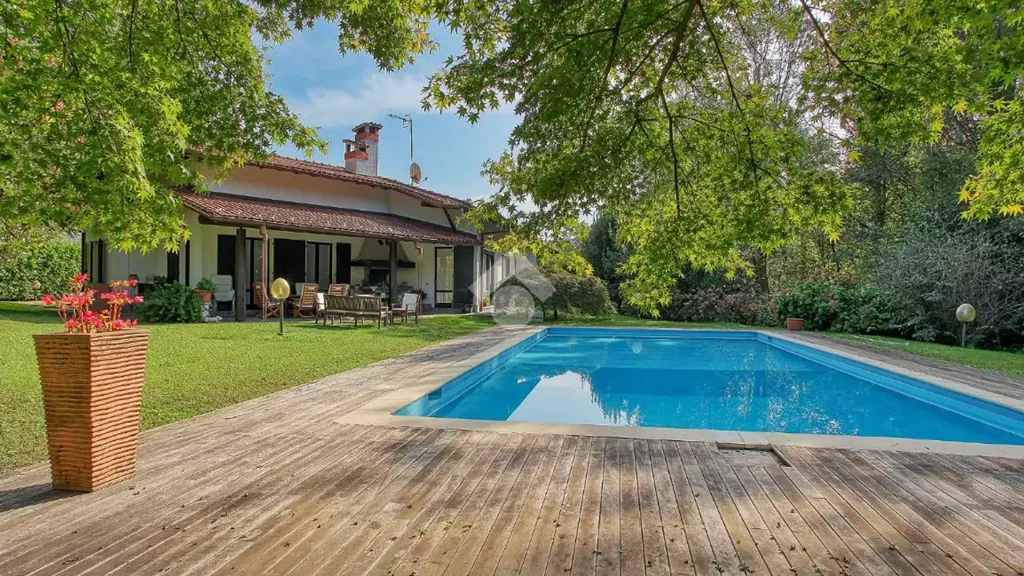Bassein - Luxury Villa with Pool near Luvinate