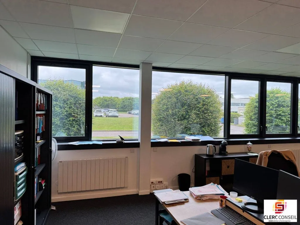 Bureau - Immeuble de Bureaux avec Parking à Mont-Saint-Aignan