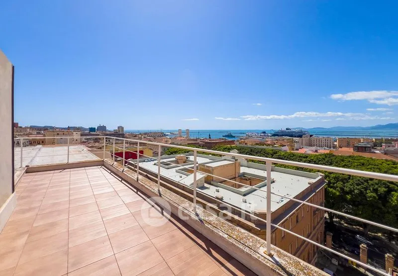 Rõdu - Penthouse with Panoramic Views in Cagliari