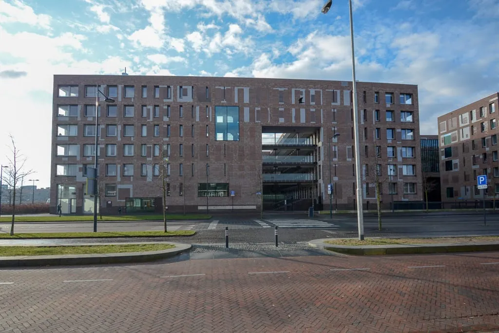 Extérieur - Modern Apartment with Balcony near Breda Centraal