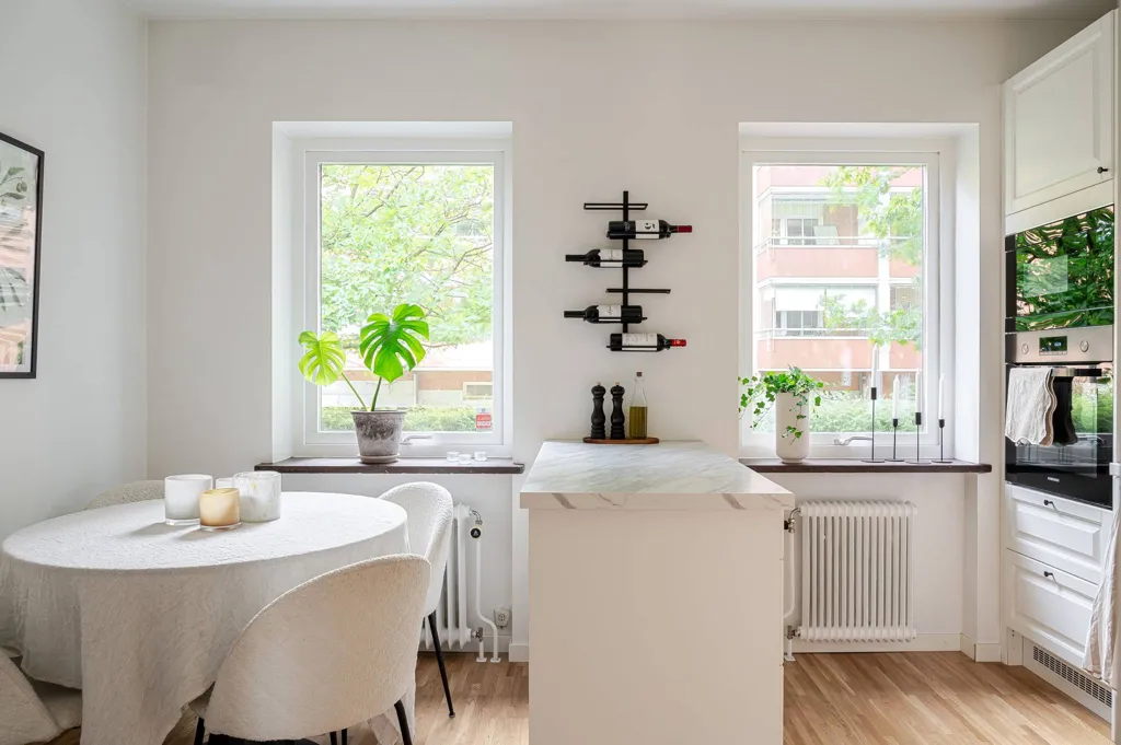 Salle à manger - Renovated 2-Bedroom with Balcony in Helsingborg