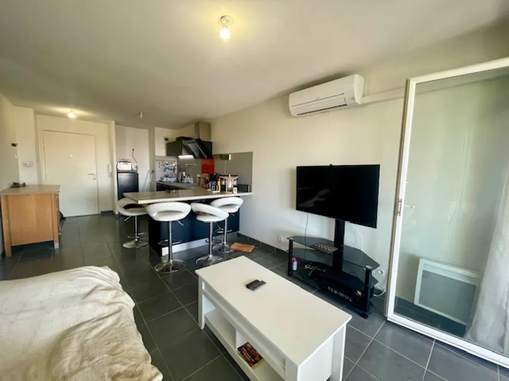 Séjour - Appartement avec Terrasse et Vue Dégagée à Marseille
