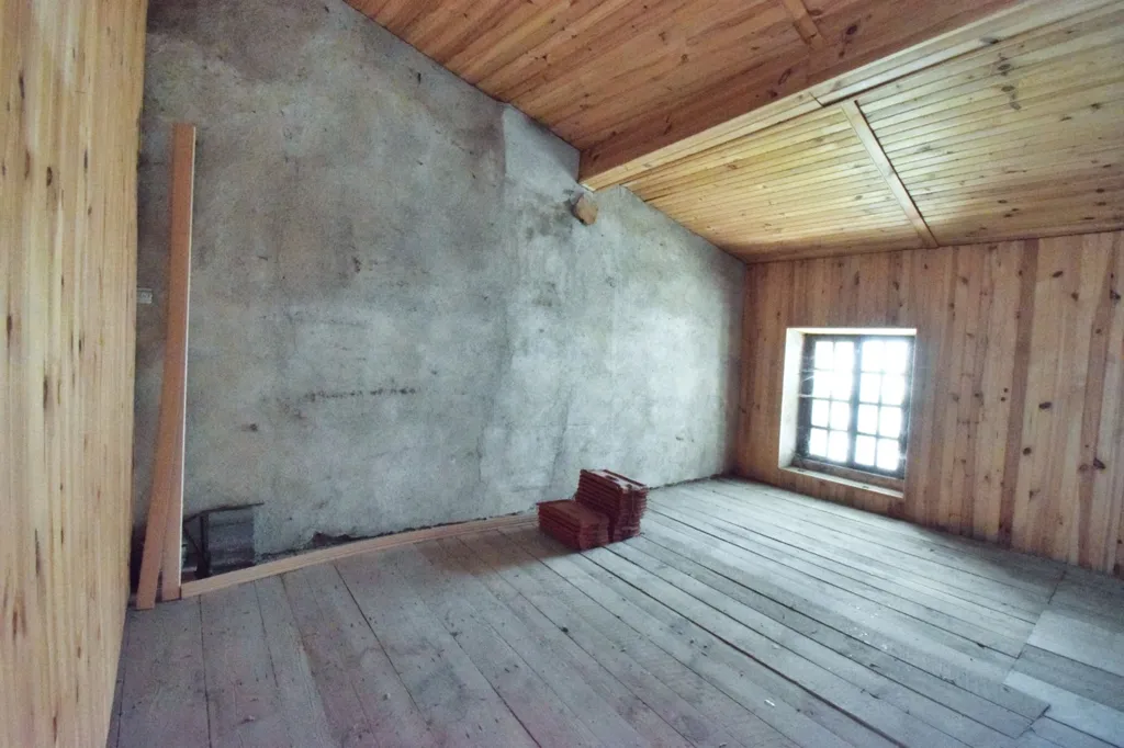 Stanze - Townhouse for Renovation in Billom Centre