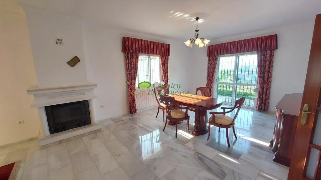 Söögituba - Villa with Pool and Mountain Views in Canillas de Aceituno