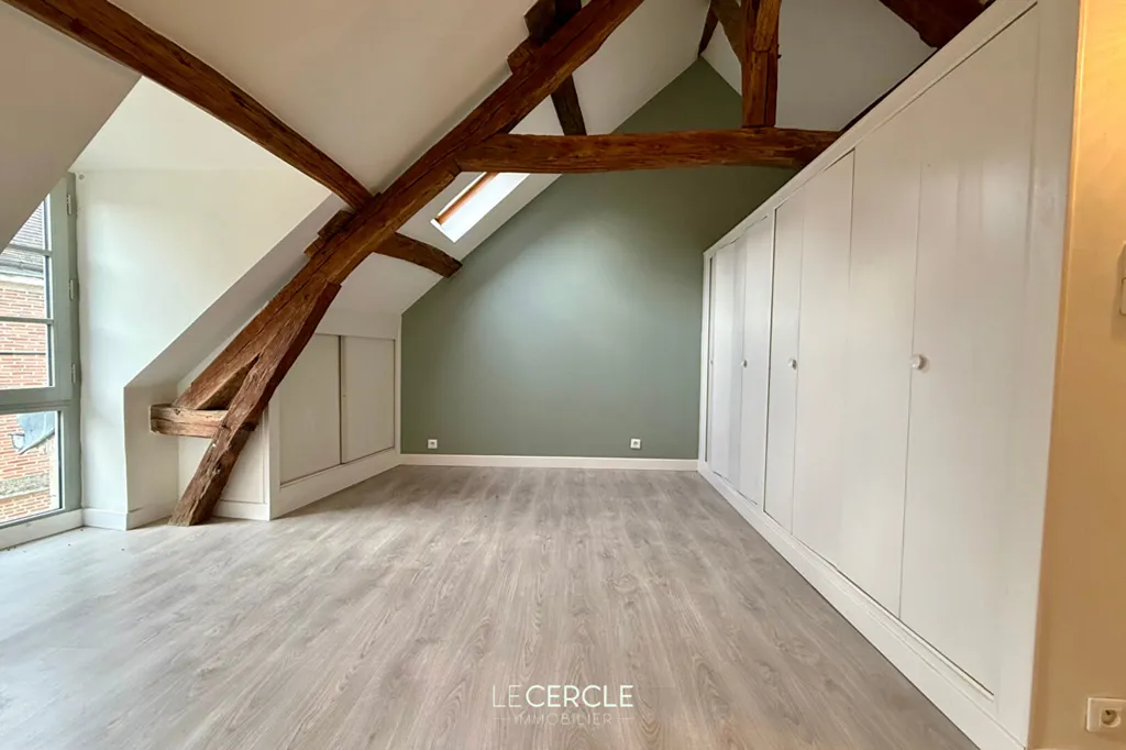 Toad - City Centre House with Three Levels in Senlis