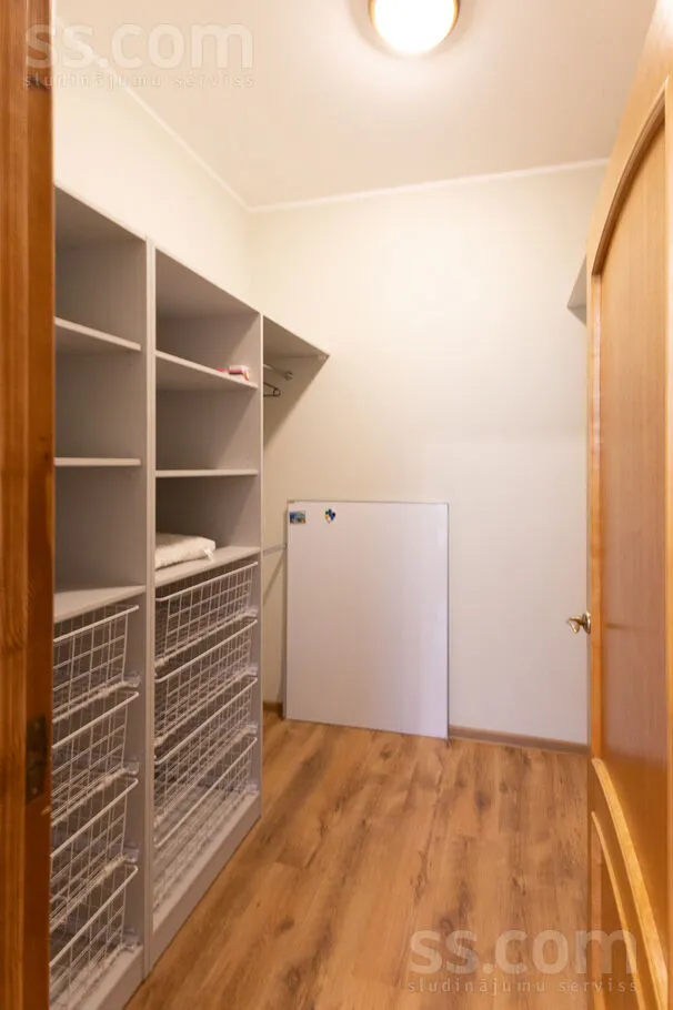Pièces - Sunny Two-Bedroom Flat in Green Imanta