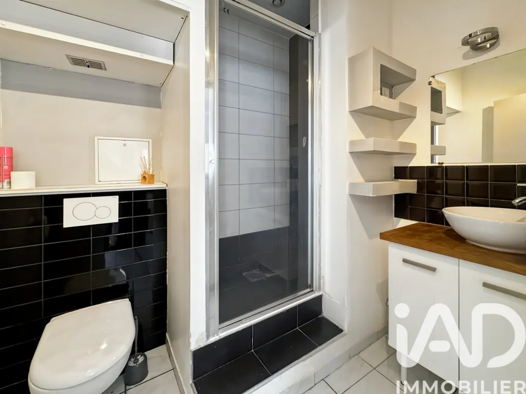 Salles de bain - Studio avec Faibles Charges à Cachan