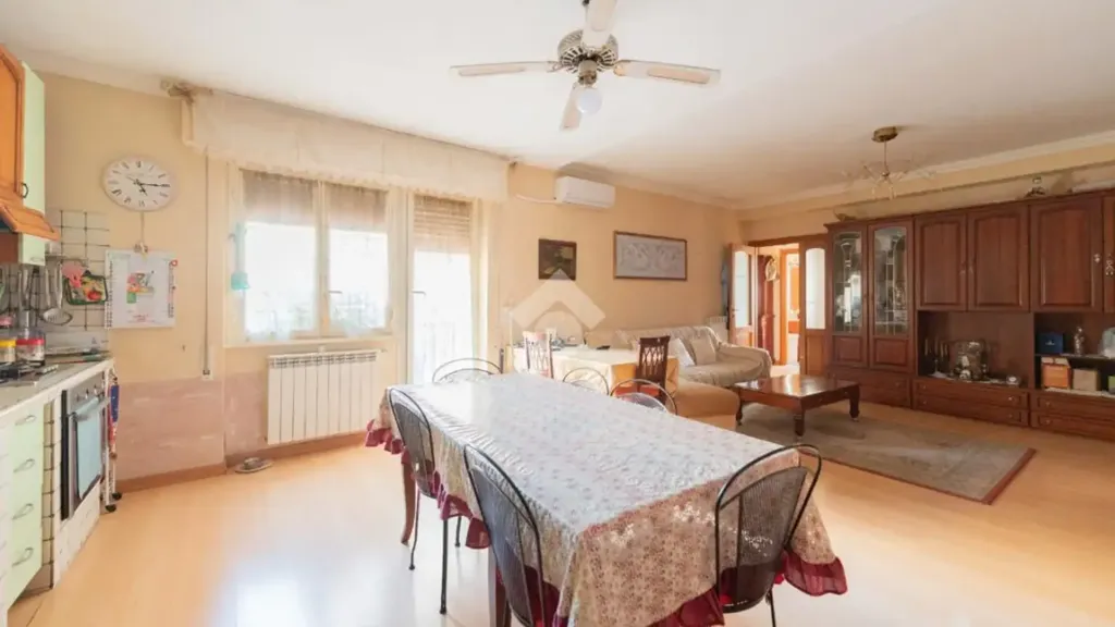 Söögituba - Ground Floor Apartment with Garden in Rome