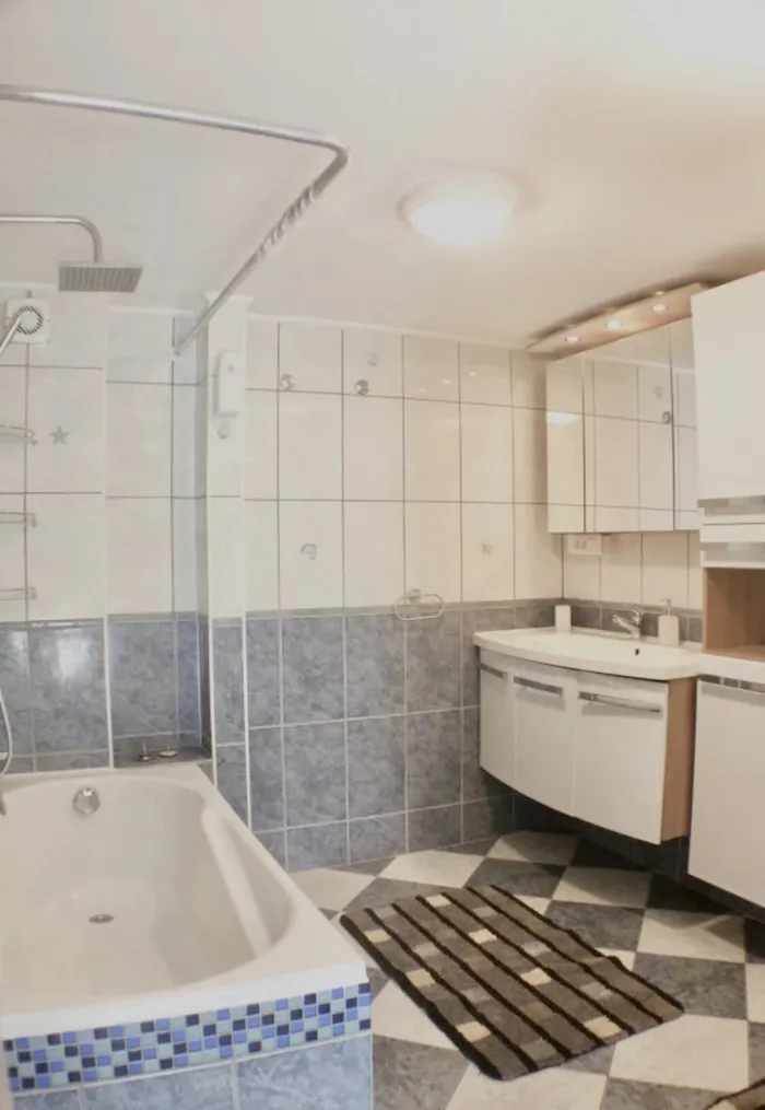 Salles de bain - Appartement 2 Chambres à Kayl, Proche Commerces