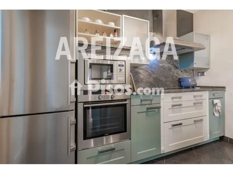 Cuisine - Spacious Apartment with Terrace in Amara