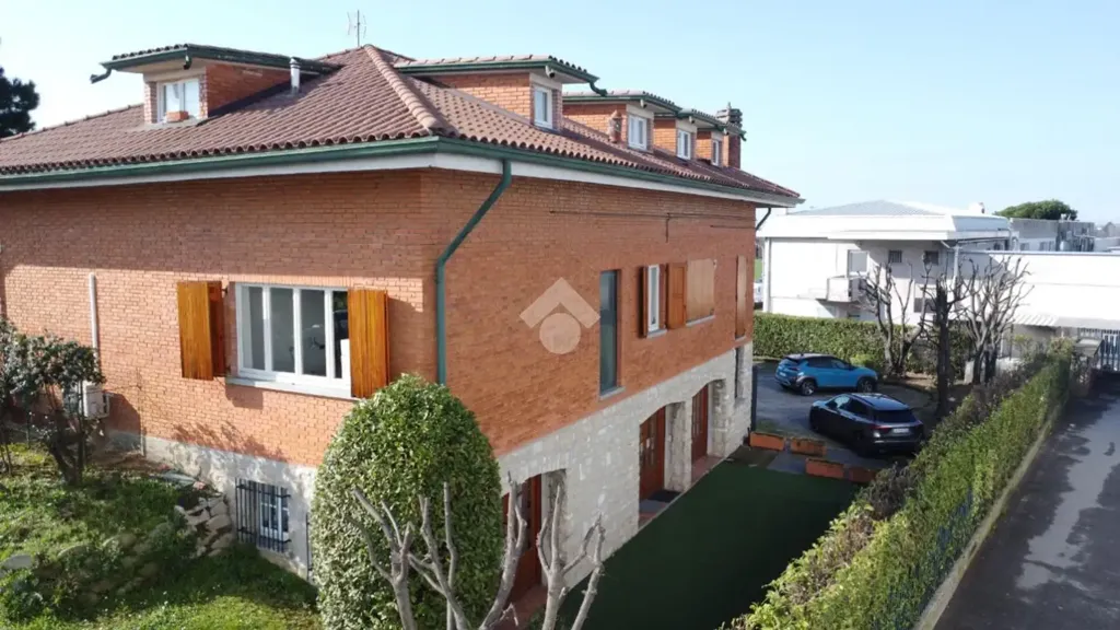 Vue aérienne - First-Floor Apartment with Private Porch in Mozzo