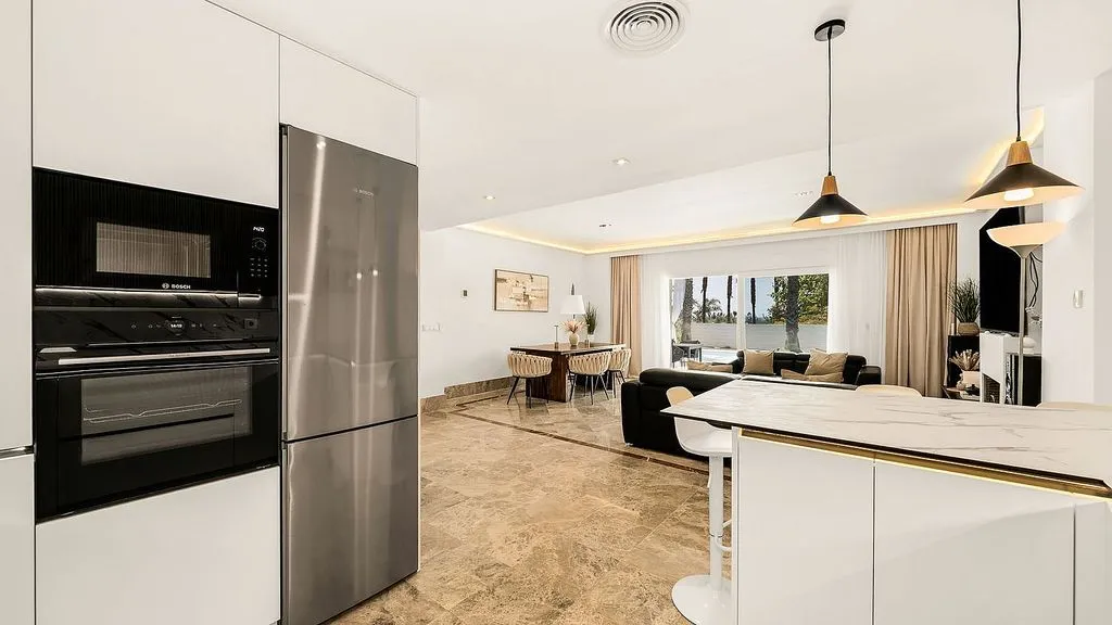 Cuisine - Villa with Sea and Golf Views in Marbella