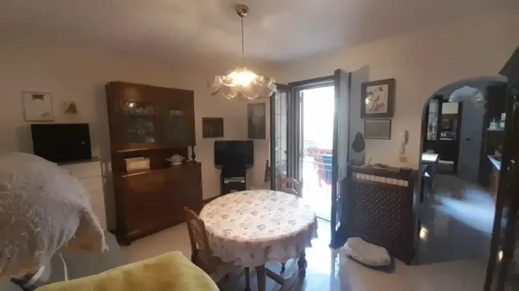 Salle à manger - Trilocale with Balcony in Piacenza