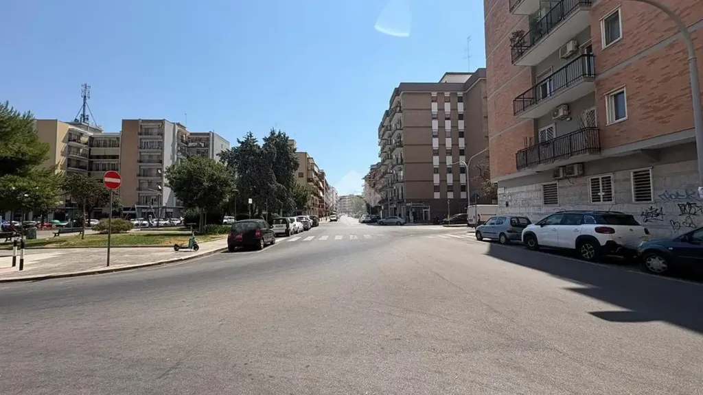 Esterno - Rear-Facing Apartment with Balcony in Bari
