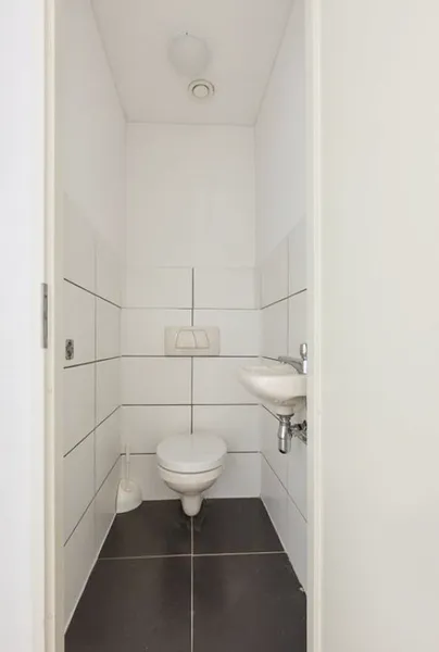 Salles de bain - Modern Apartment with City Centre Location in Den Haag