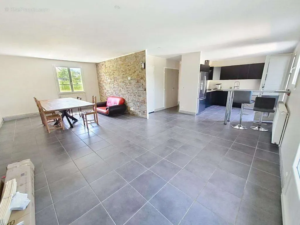 Maison 4 pièces à Briantes