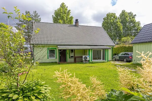 Exterior - Traditional Cottage with Garden in Valga