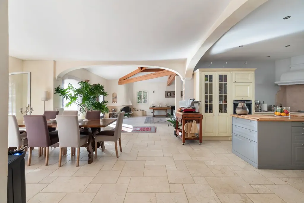 Salle à manger - Villa Néoprovençale avec Piscine à Biot