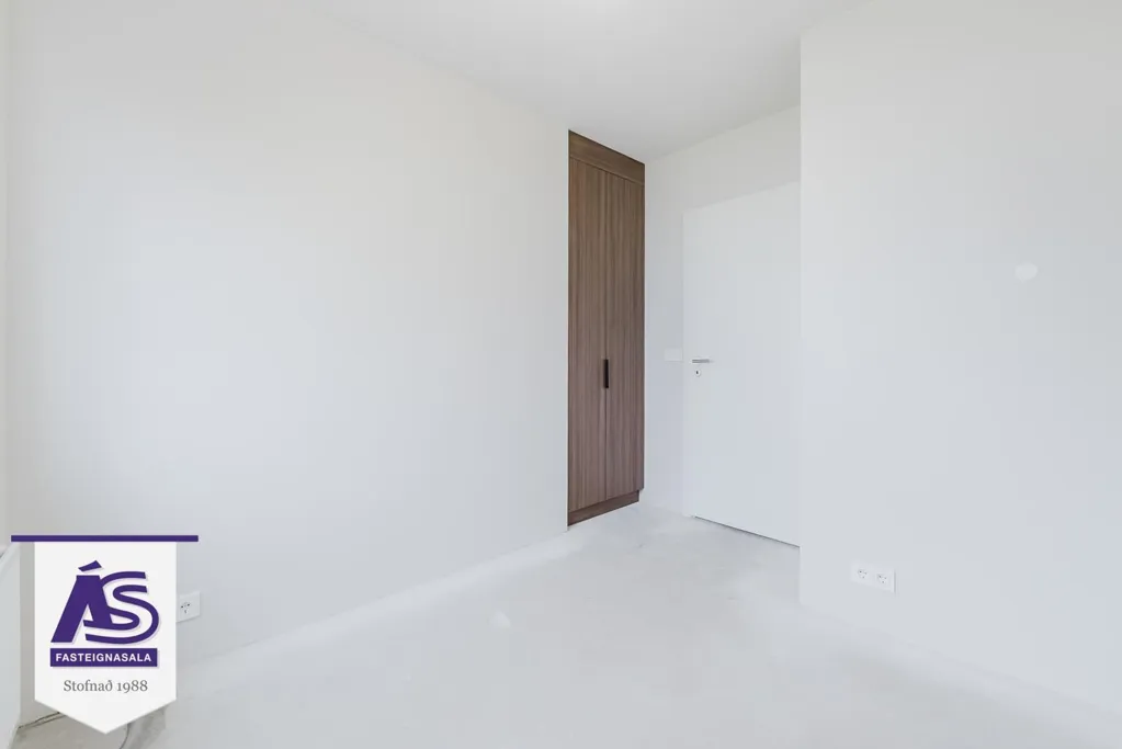 Entrée - New 4-Storey Apartment with Elevator in Hafnarfjörður