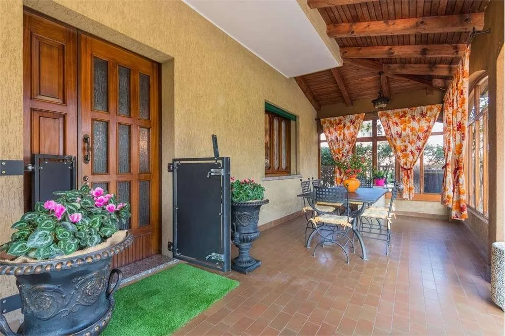 Luxury Villa with Workshop in Vazzola