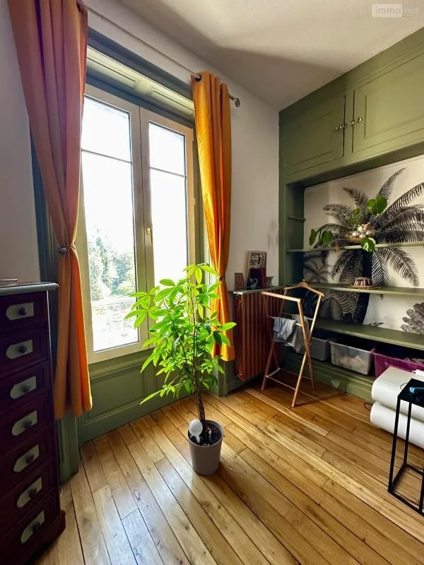 Studio - Renovated Flat with Garden in Dole Centre