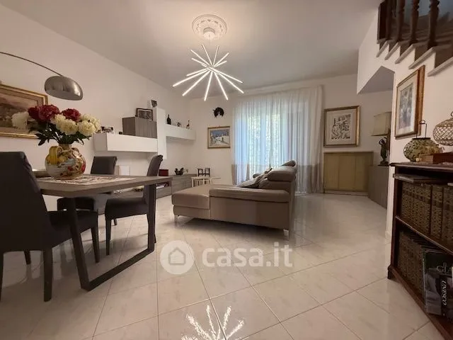 Elutuba - Terraced House with Balcony in Capranica