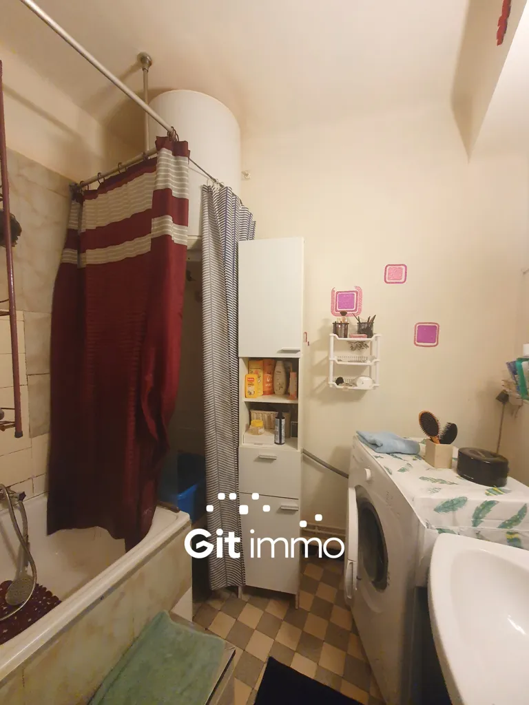 Vannitoad - T3 Flat with Balcony in Marseille 5ème