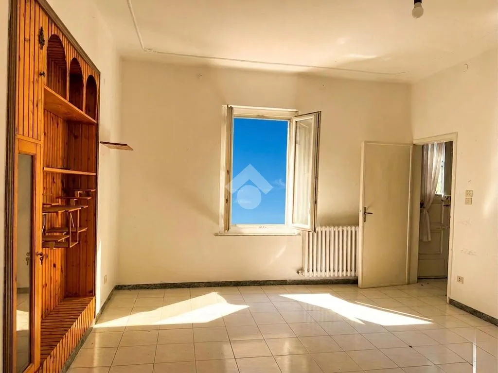 Toad - Corner Semi-Detached Villa with Private Garden in Pesaro